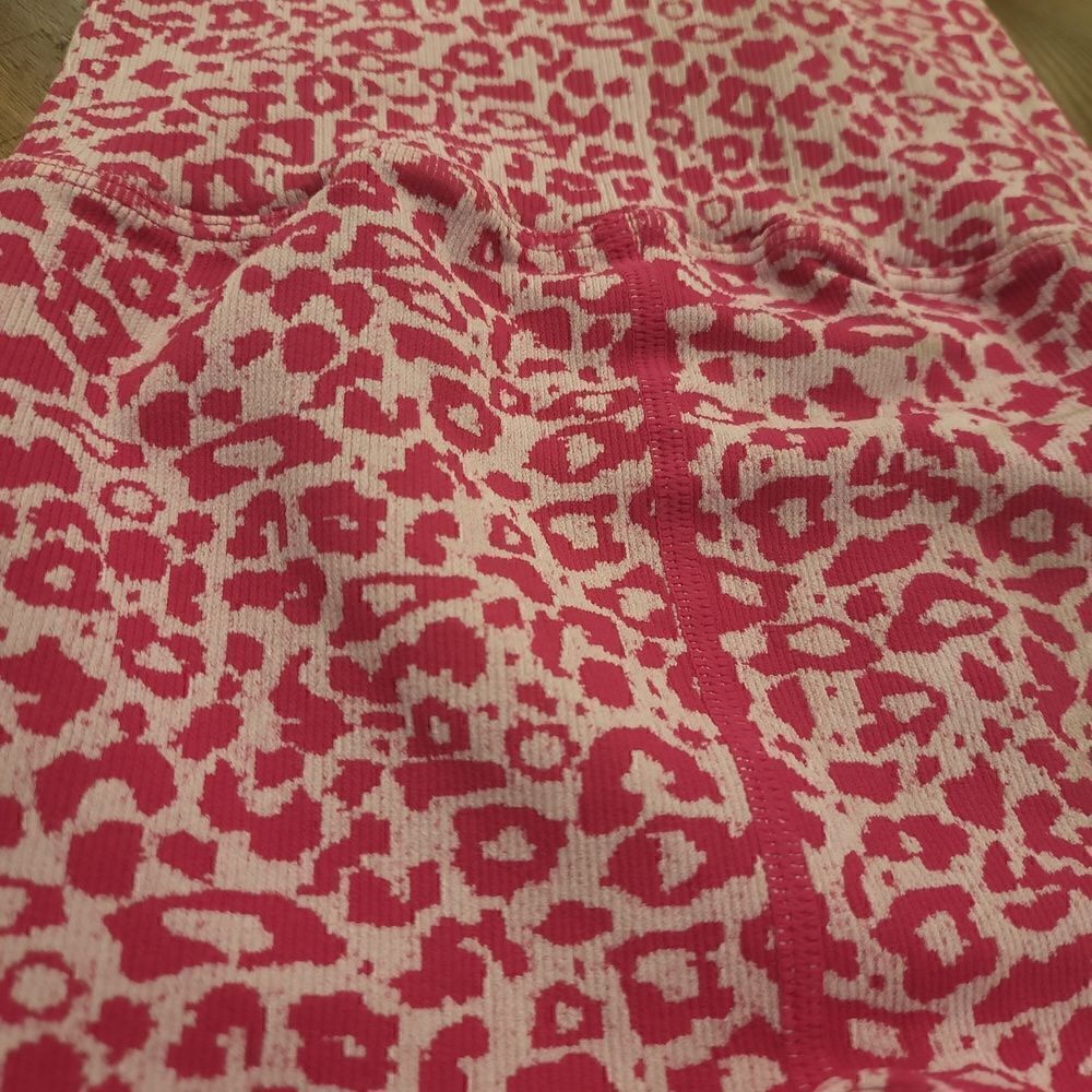 Free People Barbie Pink Leopard Leggings Ribbed XS NWOT - Picture 4 of 5
